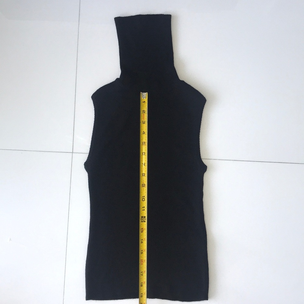 RICHMOND Black Italian Turtleneck Sleeveless Top